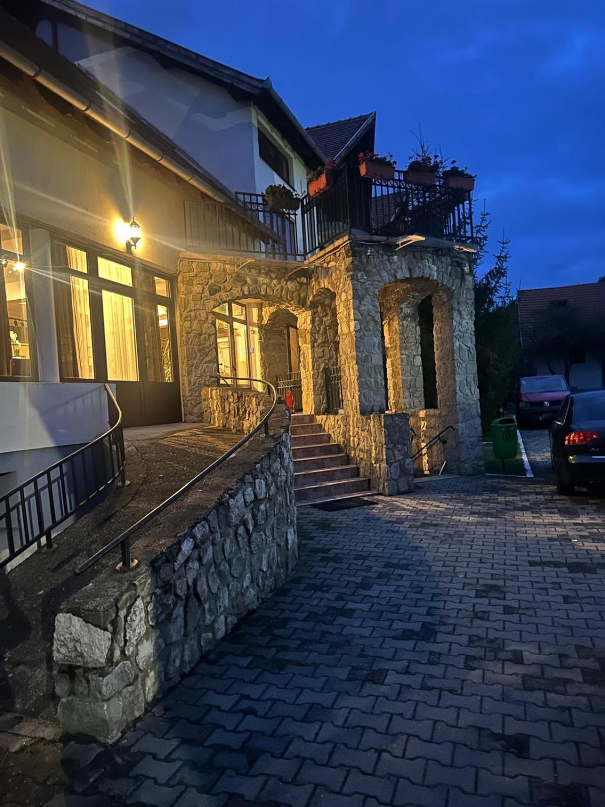 Pensiunea Casa Saxonia Râşnov Exterior photo